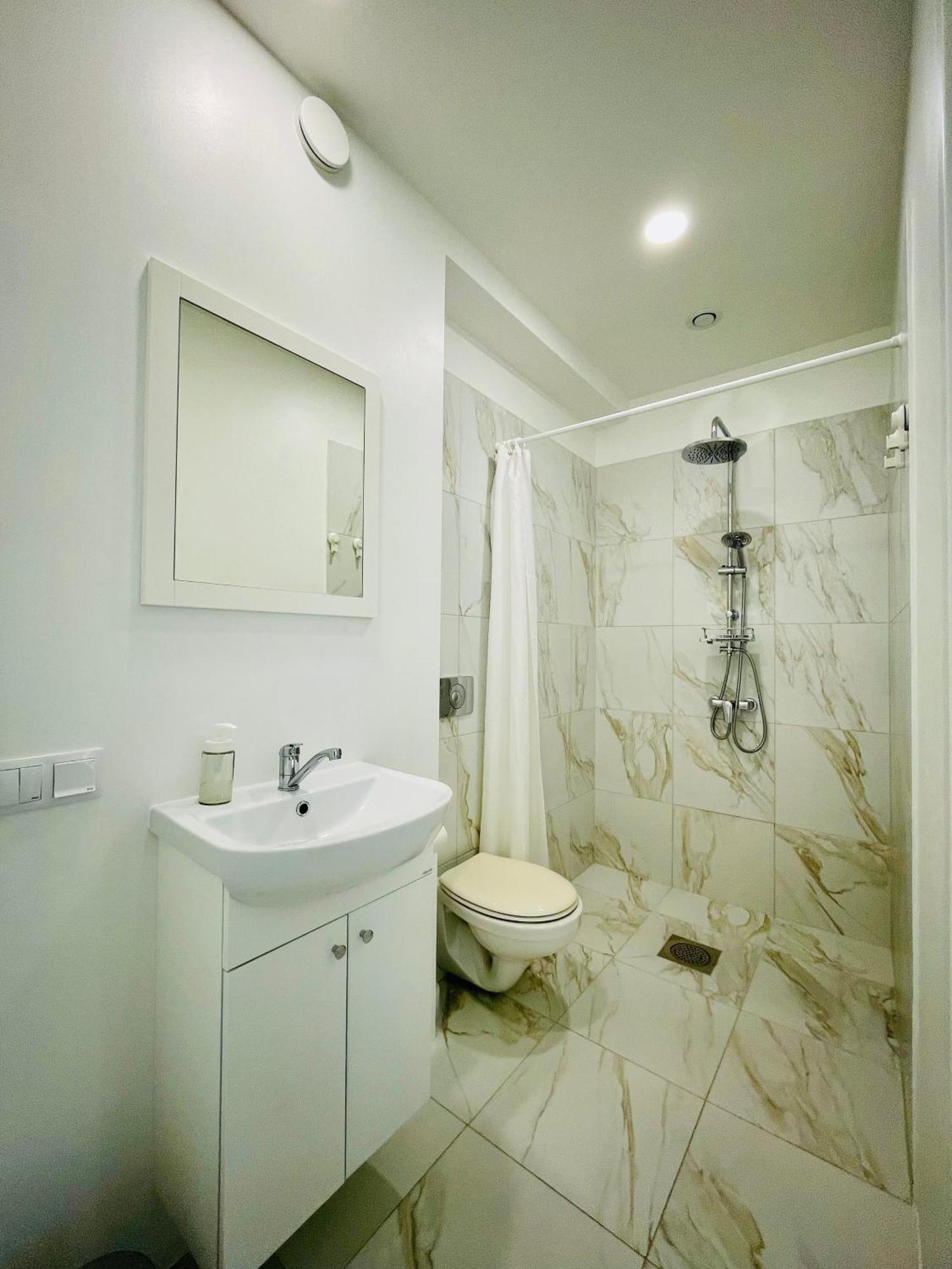 Endla Hostel Ja Apartamendid 합살루 외부 사진