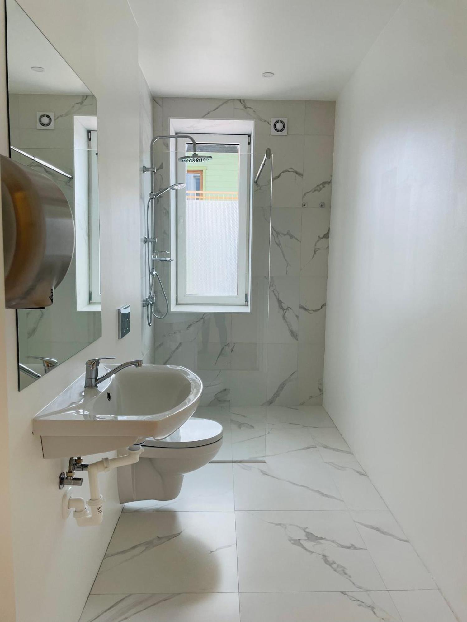 Endla Hostel Ja Apartamendid 합살루 외부 사진